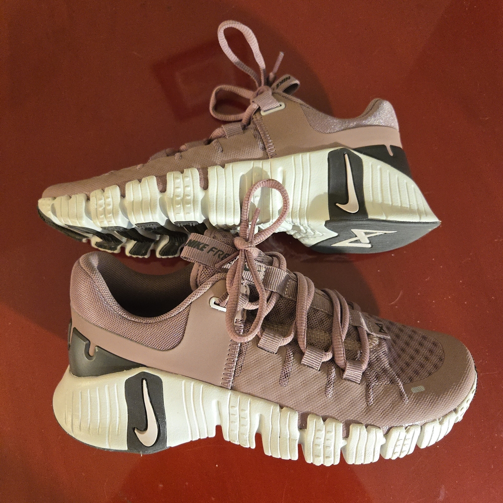 Nike Free Metcon 5 Women's Mauve Velvet Brown Size 6 NWOT